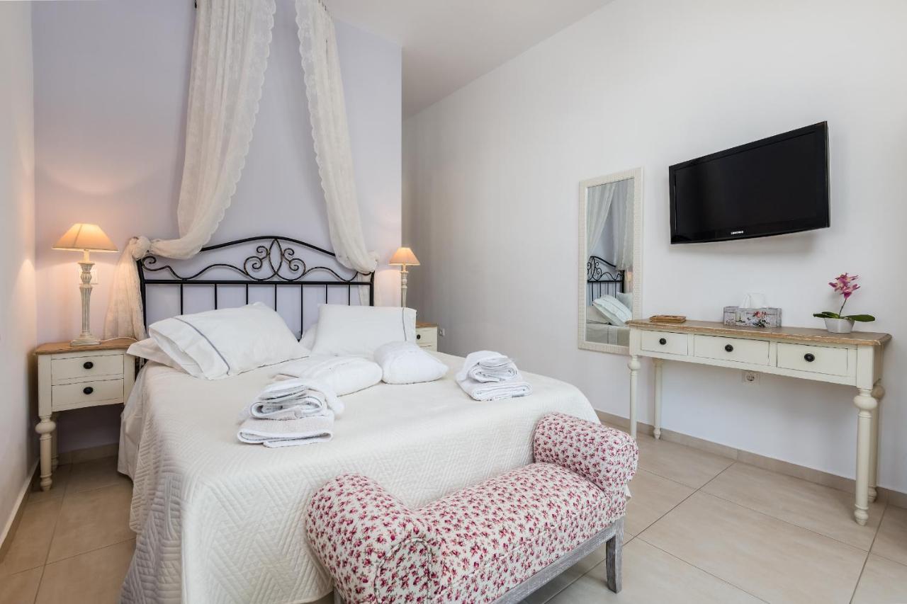 Niriides Luxury Apartment *